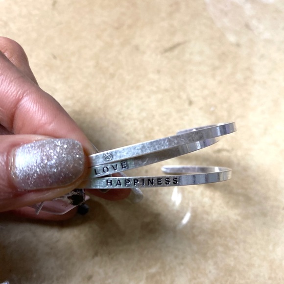 3/$30 Love Happiness Peace Bracelet Set - Picture 3 of 3